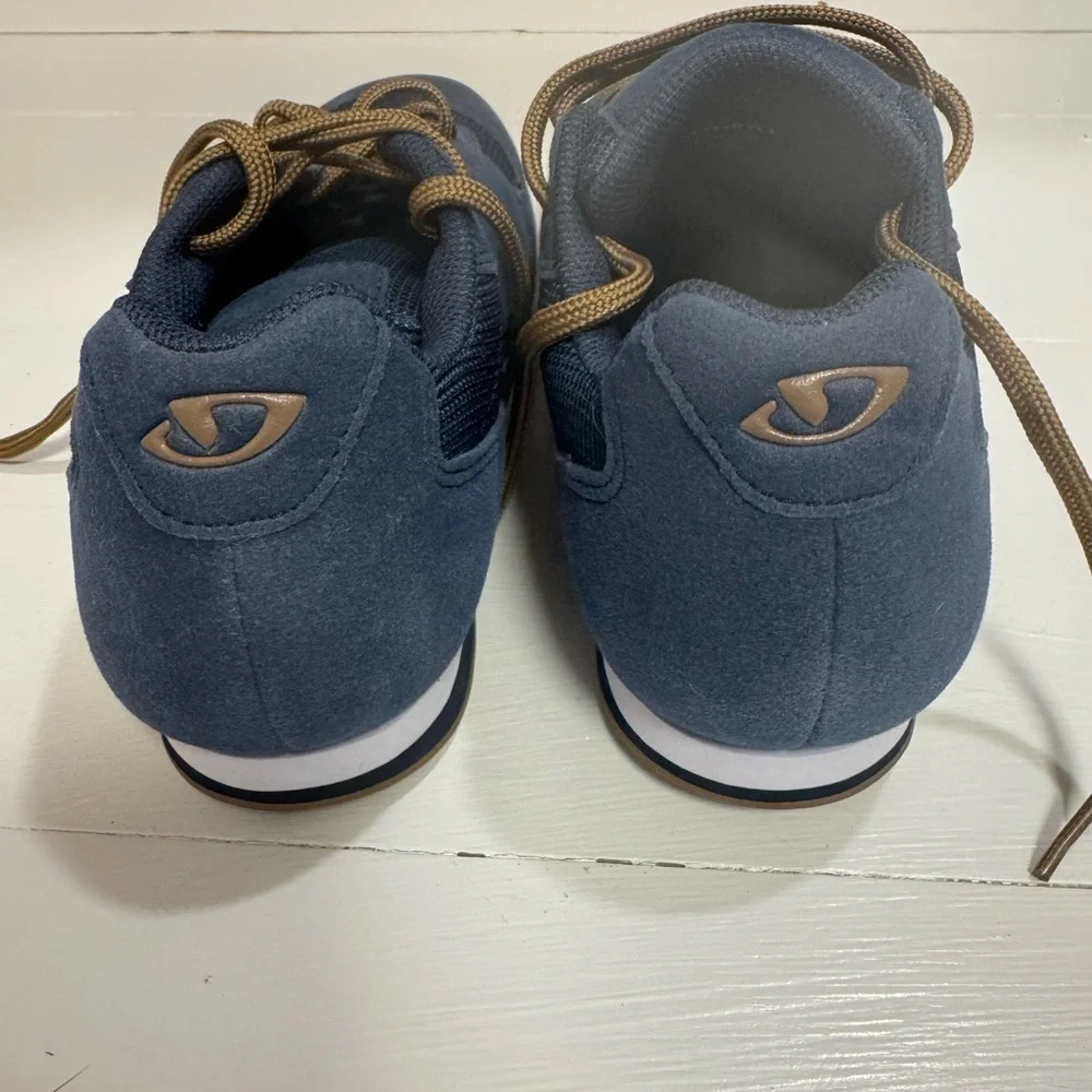 Giro Men's Biking Shoes by Vibram NWOT in Navy and Tan size US 9